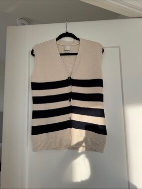 Sleeveless Striped Button-Front Cardigan Vest - Cream & Black